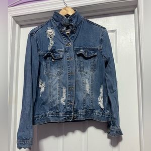 Women’s Ripped Denim Jacket! Size: S/M